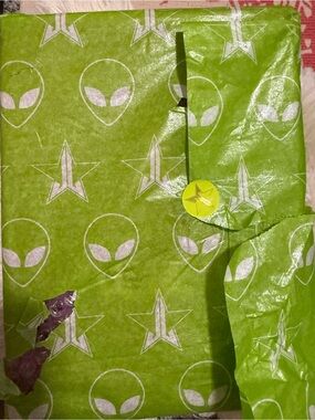 Jeffree Star Original Alien Pallet (NEVER OPENED)